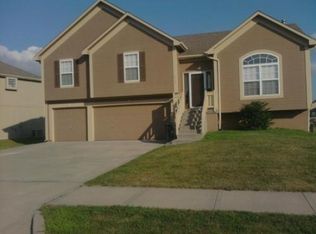 2183 E Sierra Dr, Raymore, MO 64083