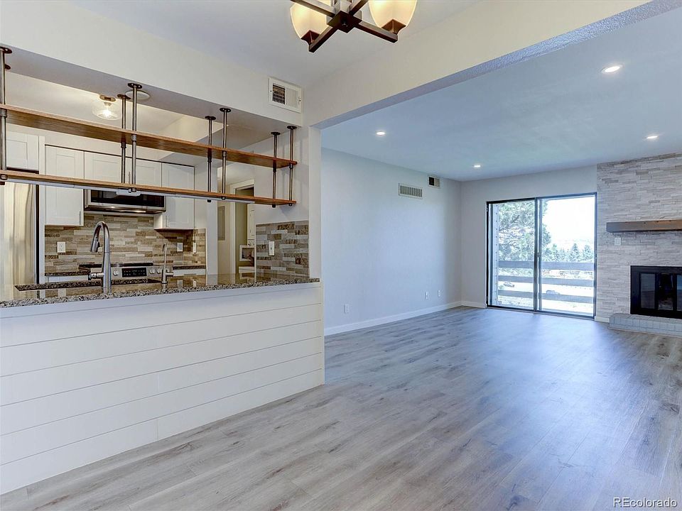 1st image of 579 Wright Street #202