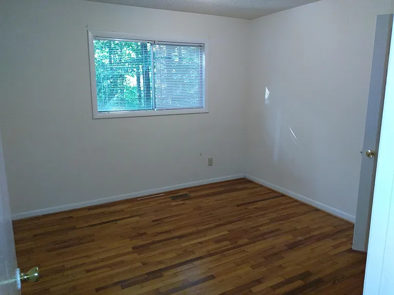 843 Shady Lawn Rd — Photo 7