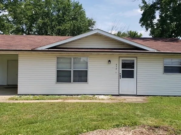 717 S Bond St, Cuba, MO 65453