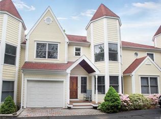 59 Prospect St APT D, Ridgefield, CT 06877