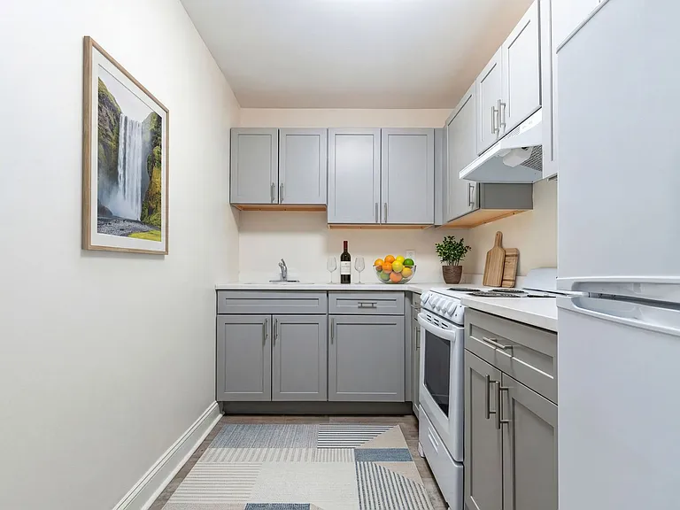 Lexington Apartments — Photo 15