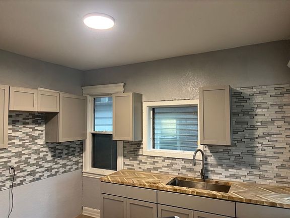 2nd image of 1235 E Grand Blvd #1