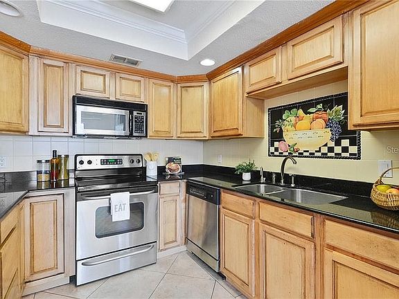 5th image of 9518 Citrus Glen Pl