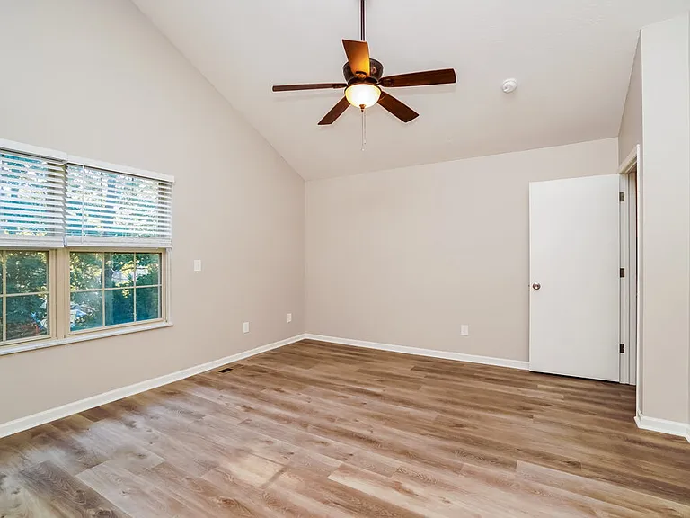 1635 Saffron Dr — Photo 16
