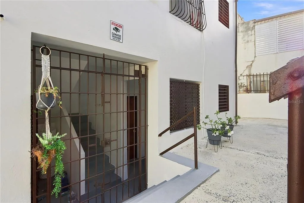 1 bed, 1.0 bath, $750 — Photo 1