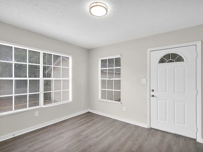 6418 Sapphire Dr — Photo 9