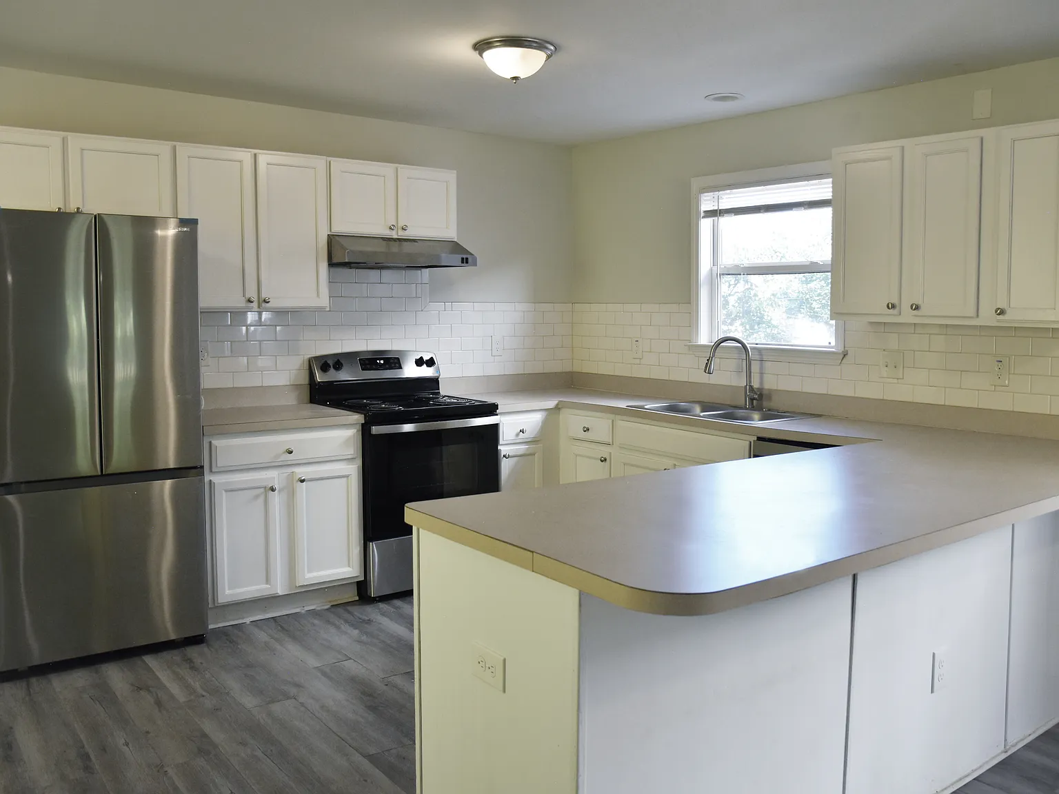 1159 Smith St SW — Photo 3