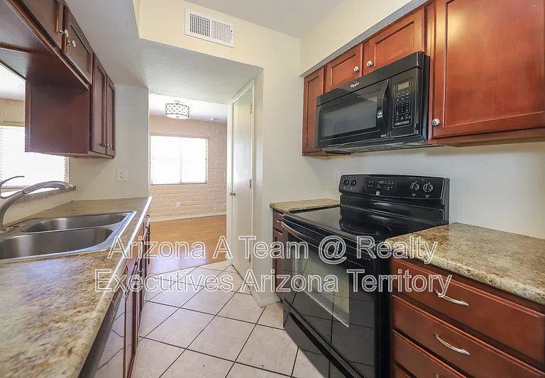6596 E Calle La Paz #B-1 — Photo 3