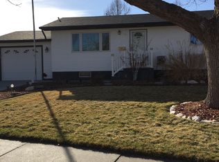 78 Barbara Ln, Gering, NE 69341