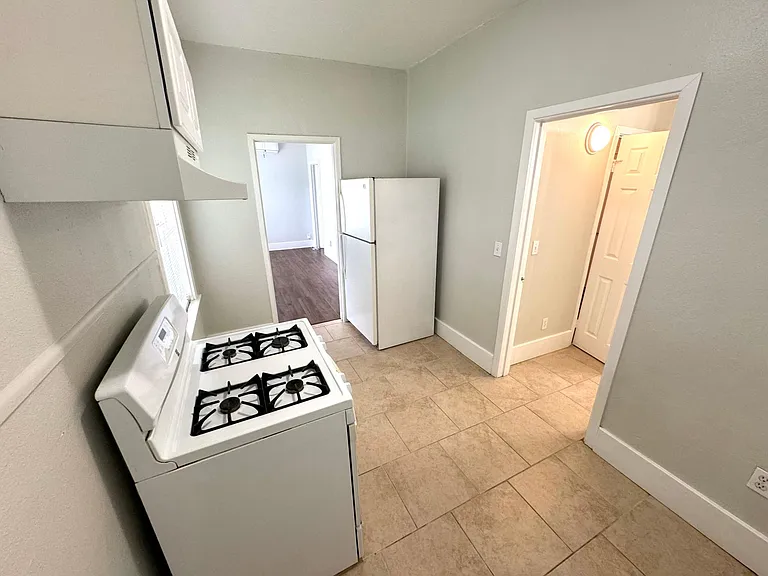4175 University Ave #1 — Photo 6