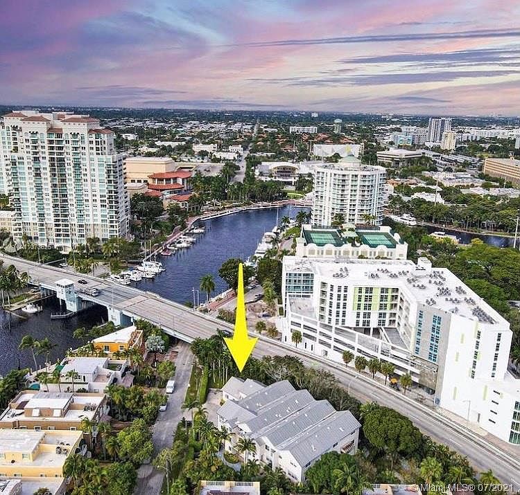 1st image of 452 SW 5th Ave #5