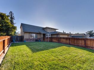 8732 Via Media Way, Elk Grove, CA 95624