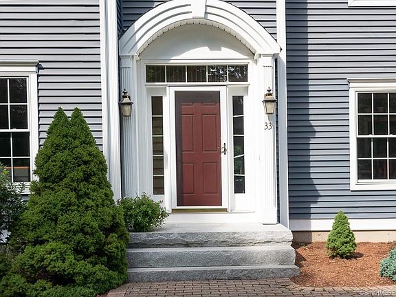 5th image of 33 Sugar Bush Ln