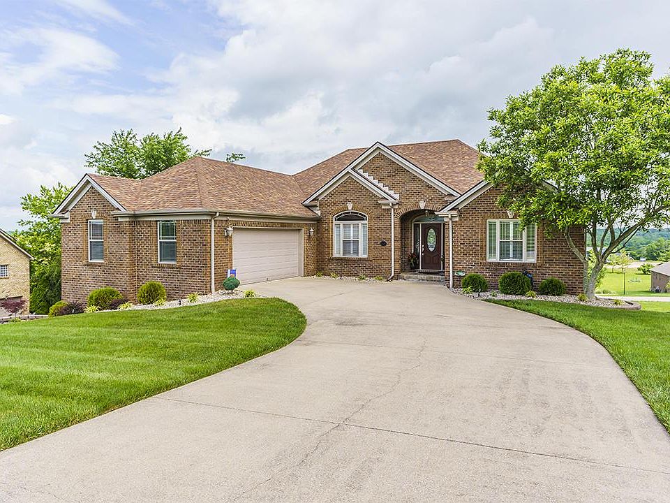 1st image of 428 Bay Hill Cir