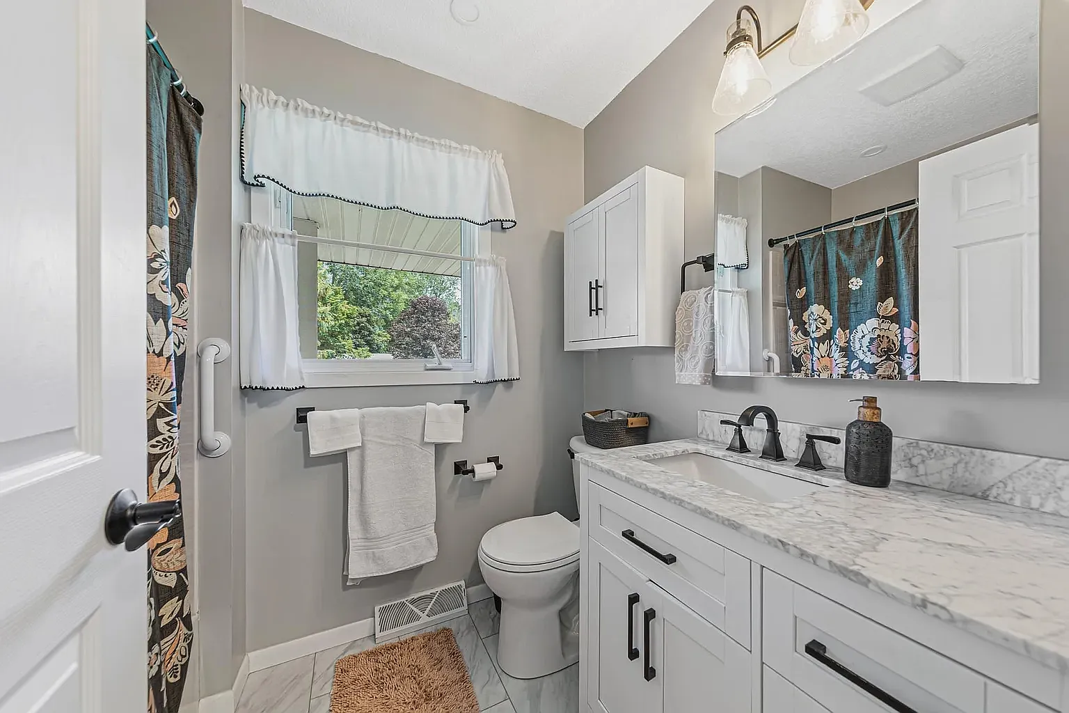 4 bed, 2612 sqft, $2,700 — Photo 1