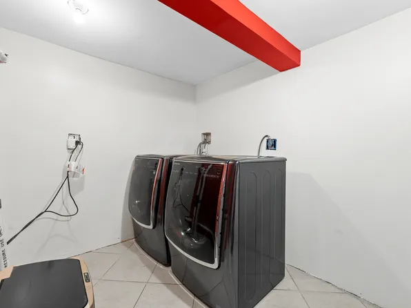 609 Lexington Avenue image 35 of 43