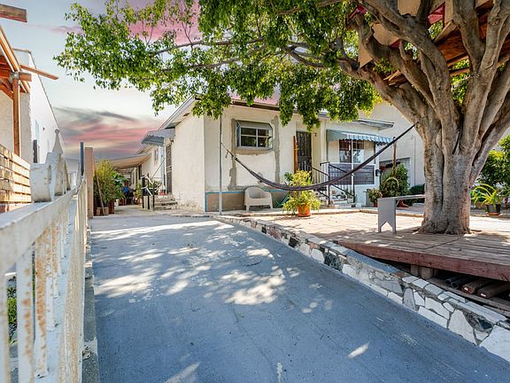 5th image of 2943 Estara Ave