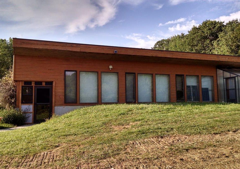 Earth house for rent