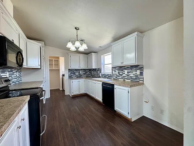 2401 W Covey Ln — Photo 3