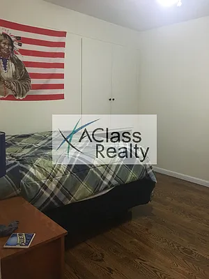 Rented by A Class Realty Long Island City LLC | media 20