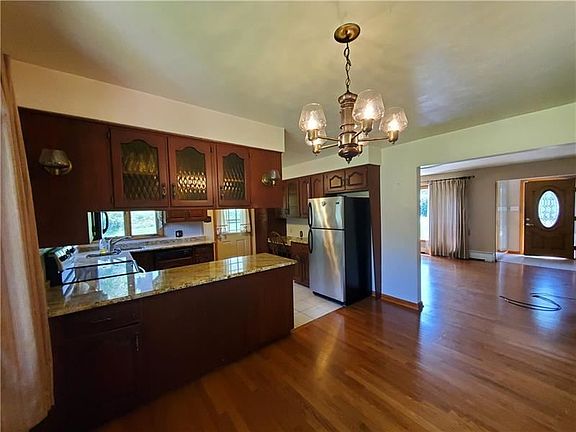 5th image of 1321 Ocala Ave