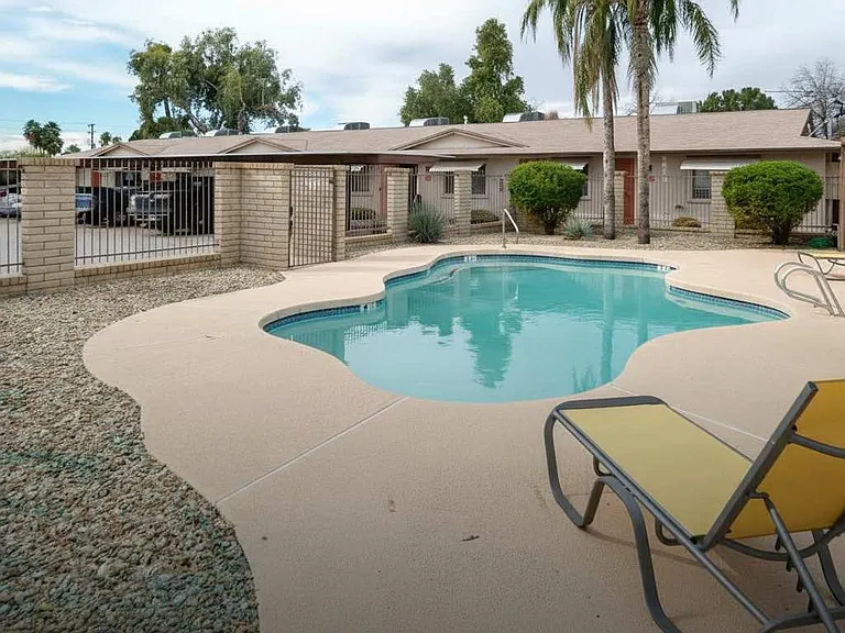 2330 W Belmont Ave #9 — Photo 10