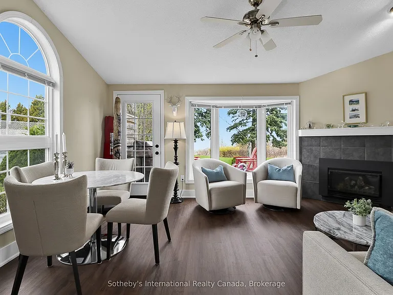139 Lakeshore Rd E #10 — Photo 12