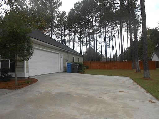 2nd image of 4709 Queensbury Way