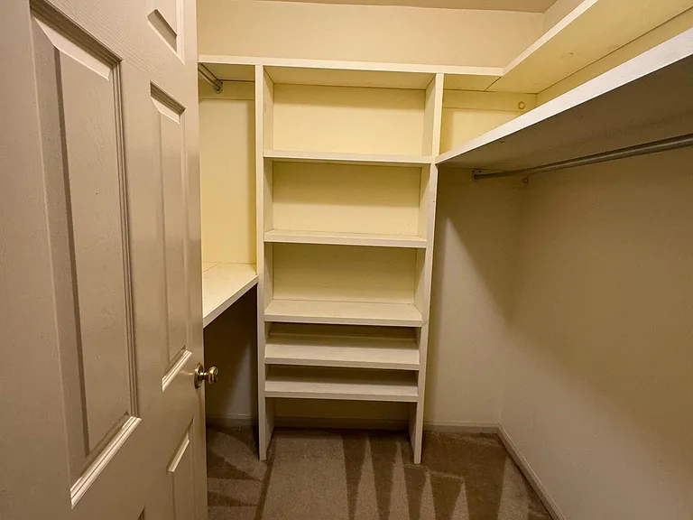 240 Chippendale Cir — Photo 10