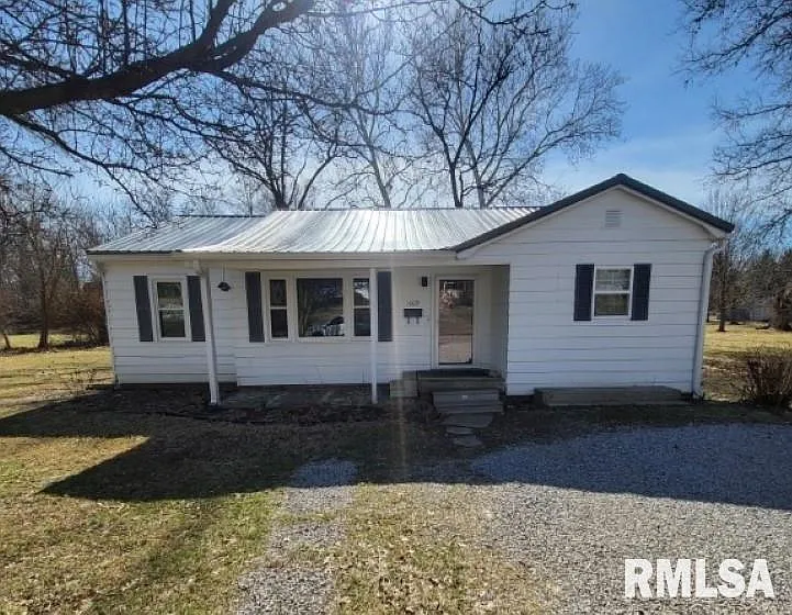 1009 Pace Ave photo 1