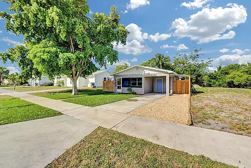 240 NW 9th Ave Photo 1