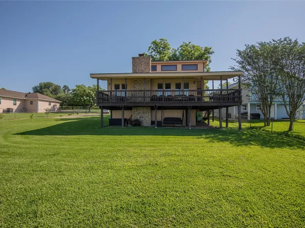 202 Willie Cook St, Livingston, TX 77351