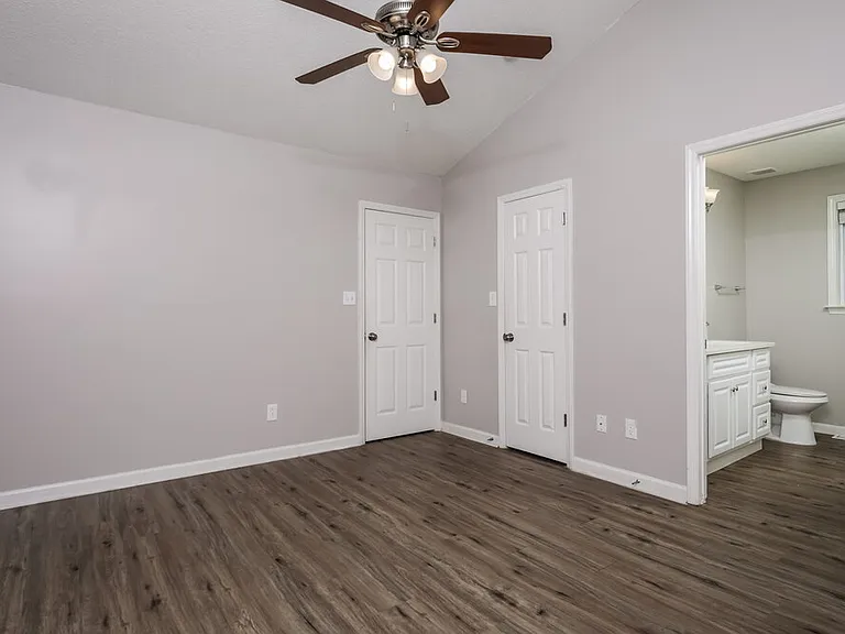 203 Zircon Ln — Photo 9