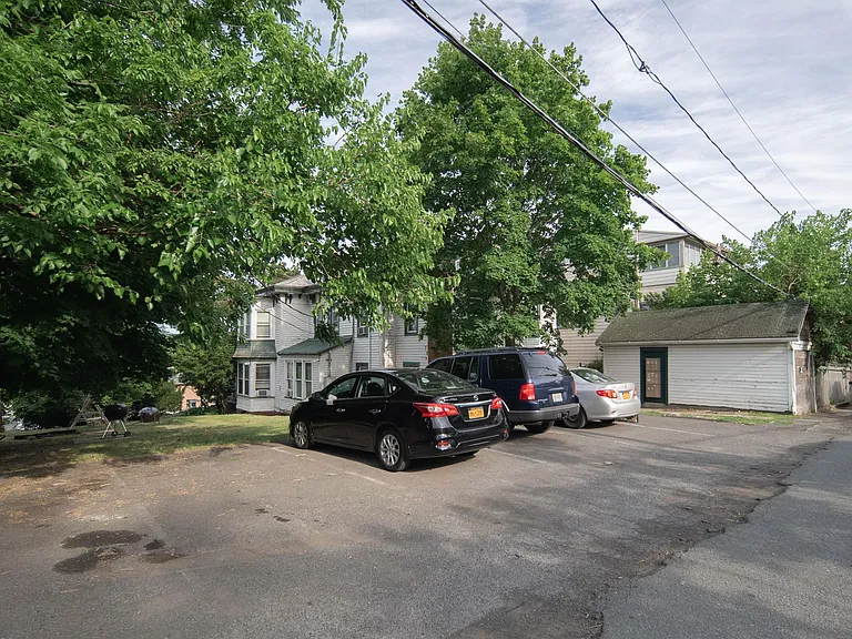 236 Saratoga St — Photo 17