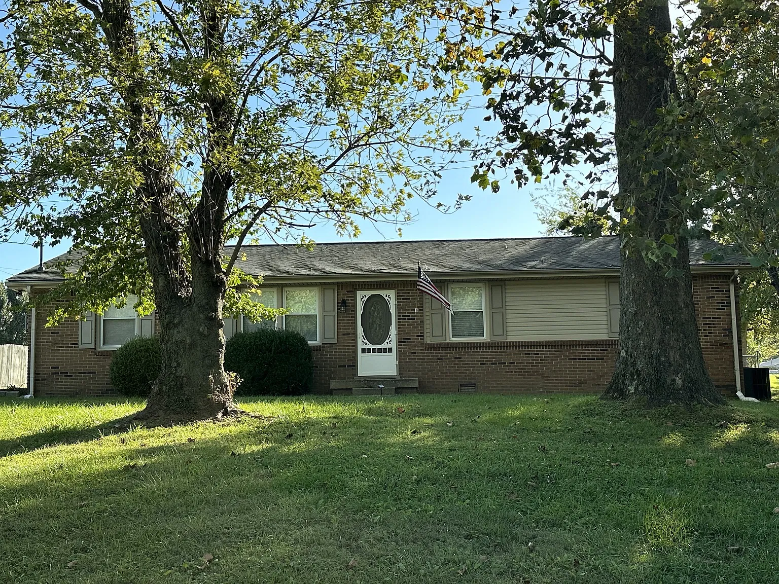 3 bed, 1100 sqft, $1,475 — Photo 1
