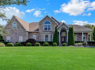 3 Sherwood Drive, Shoreham, NY 11786