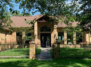 3064 County Road 401, Edna, TX 77957