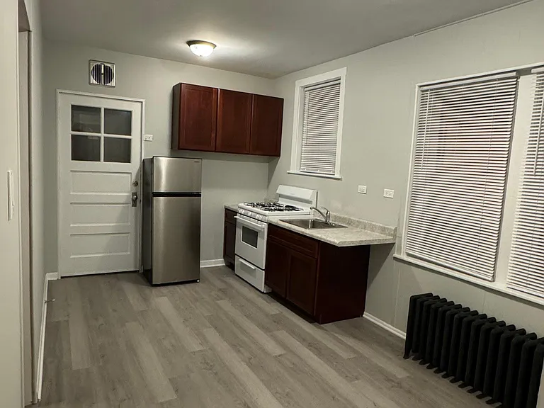 5821 N Moody Ave — Photo 2