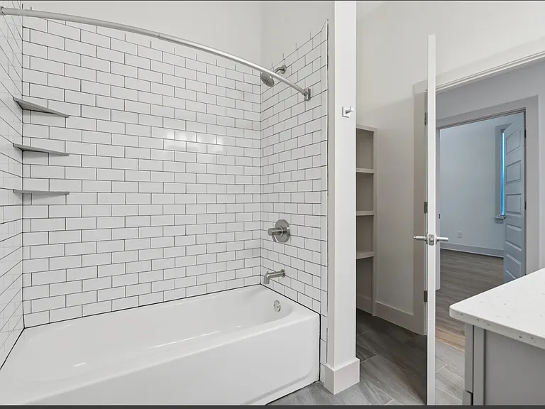 646 Echo St NW #B-101 — Photo 5