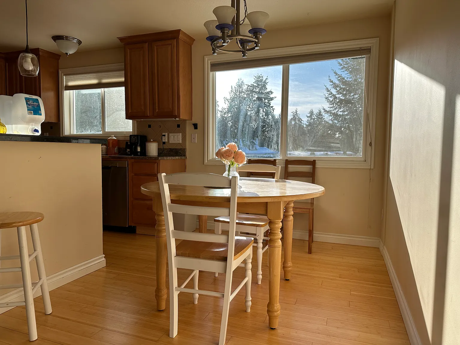 4 bed, 2.5 bath, 1710 sqft, $3,680 — Photo 4