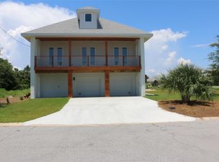 3374 Edgewater Dr, Gulf Breeze, FL 32563