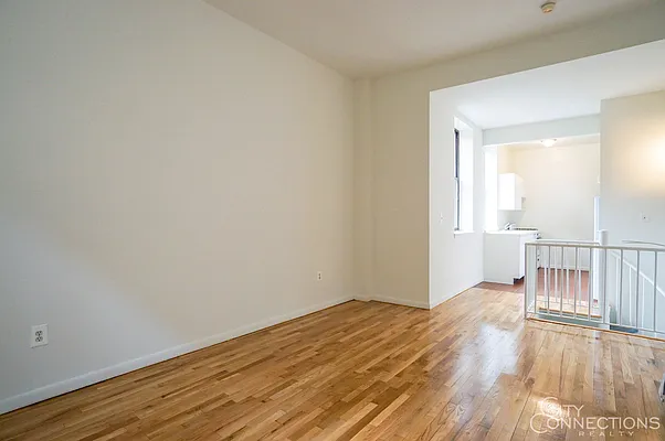 Rented by City Connections Realty | media 15