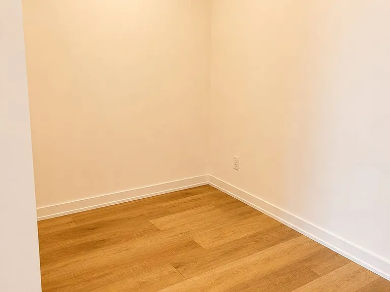 33 Erie Ave #906 — Photo 7