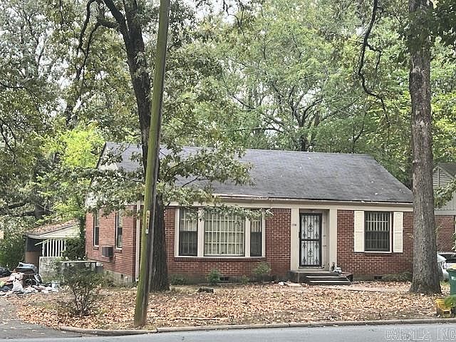 2nd image of 1701 Fair Park Blvd
