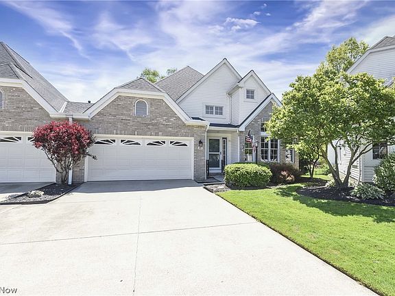 3rd image of 24 Nantucket Row