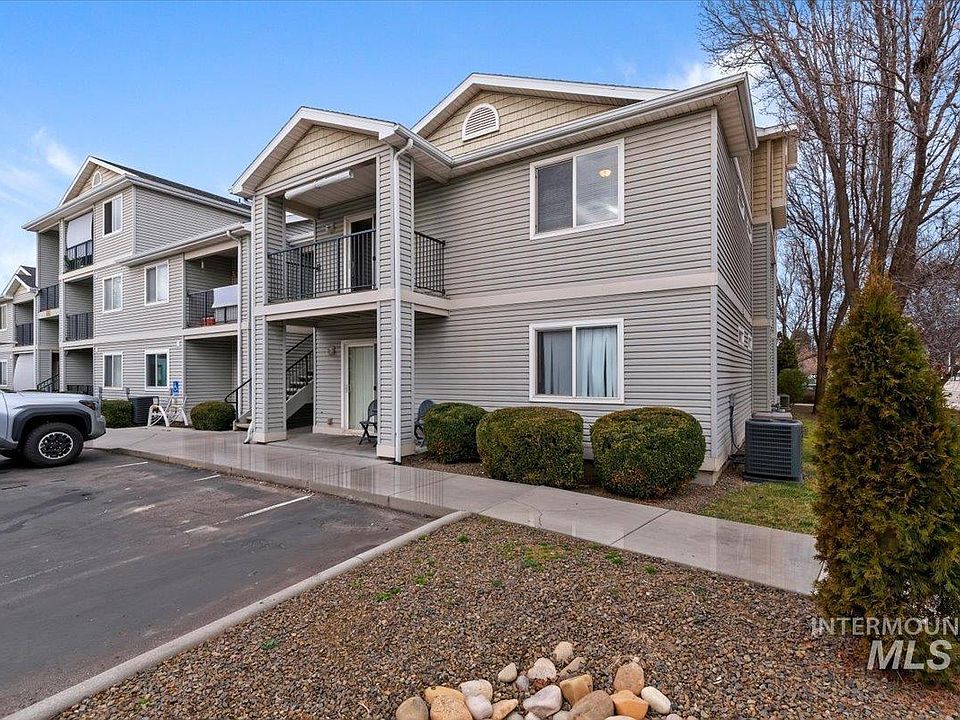 1st image of 3323 N Lakeharbor Ln APT 204