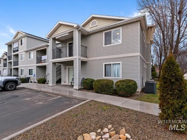 3323 N Lakeharbor Ln APT 204, Boise, ID 83703