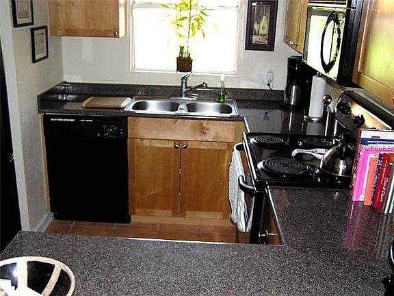 4th image of 792 E Michigan St Unit 8