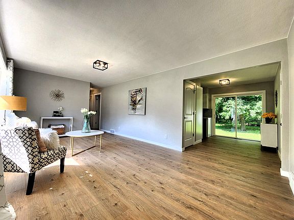 5th image of 430 Woodview Dr